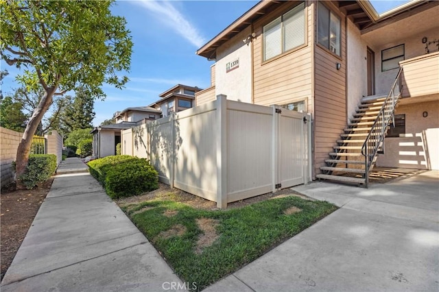 1339 Massachusetts Ave Unit 101, Riverside, CA 92507 - view of side of home