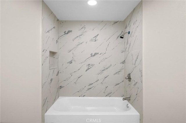 15604 Sharonhill Dr, Whittier, CA 90604 - full bath featuring shower / tub combination and recessed lighting