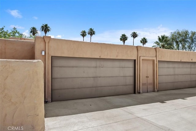 4881 S Winners Cir Unit A, Palm Springs, CA 92264 - view of garage