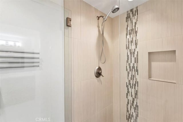 4881 S Winners Cir Unit A, Palm Springs, CA 92264 - full bathroom featuring a stall shower