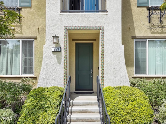 353 American River Ct, Oxnard, CA 93036 - entrance to property featuring stucco siding