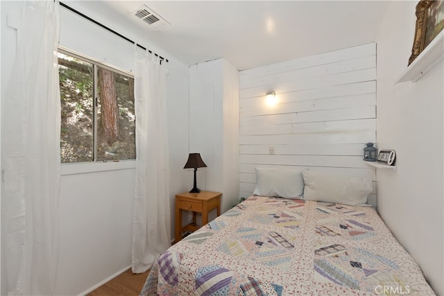 425 Blue Jay Canyon Rd, Blue Jay, CA 92317 - bedroom featuring wood finished floors