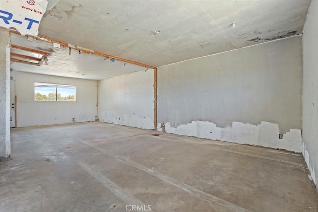 4369 Amador Rd, Phelan, CA 92371 - unfurnished room featuring concrete floors