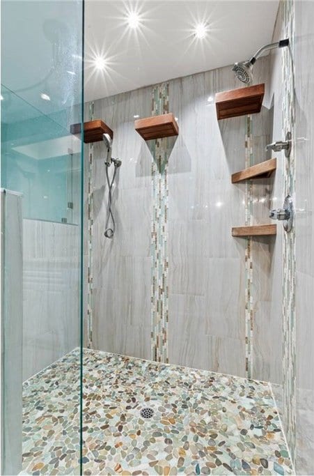 3211 Anne Cir Unit Ci102, Huntington Beach, CA 92649 - bathroom featuring tiled shower