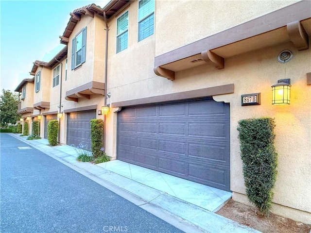 867 E Prommenade Unit B, Azusa, CA 91702 - view of garage