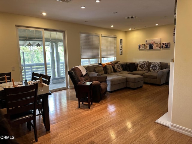 1430 Windshore Way, Oxnard, CA 93035 - living area with light wood finished floors and recessed lighting