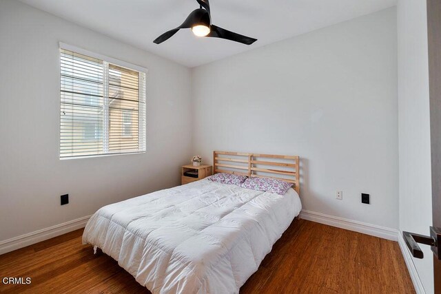 1430 Windshore Way, Oxnard, CA 93035 - bedroom with wood finished floors and a ceiling fan