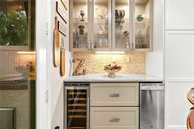 32872 Northshire Cir, Temecula, CA 92592 - indoor wet bar featuring wine cooler and backsplash