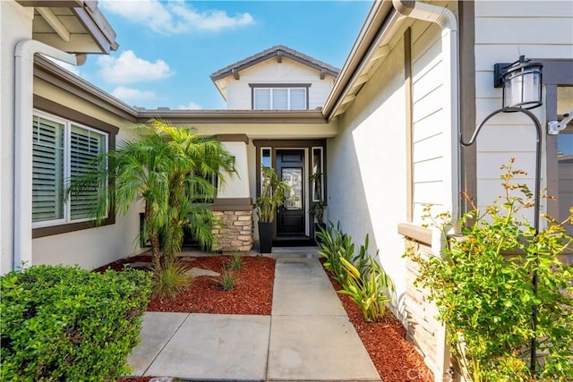32872 Northshire Cir, Temecula, CA 92592 - entrance to property featuring stucco siding and stone siding