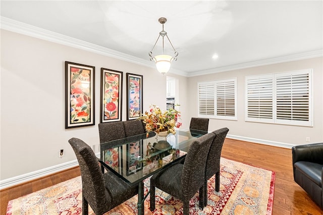32872 Northshire Cir, Temecula, CA 92592 - dining room with wood finished floors, crown molding, and recessed lighting