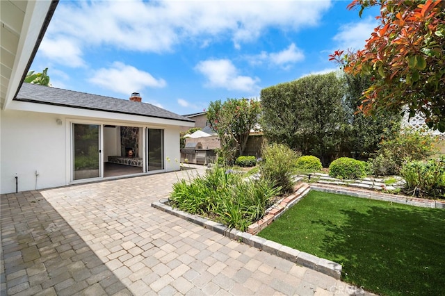 2030 Goldeneye Pl, Costa Mesa, CA 92626 - view of yard featuring a patio