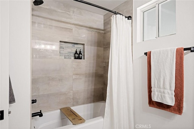 345 Maple Dr, Lake Arrowhead, CA 92352 - full bath featuring shower / tub combo