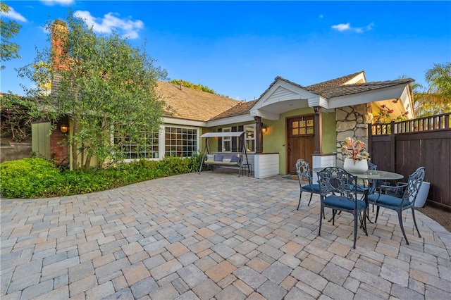 2726 Cardinal Dr, Costa Mesa, CA 92626 - view of patio with outdoor dining space