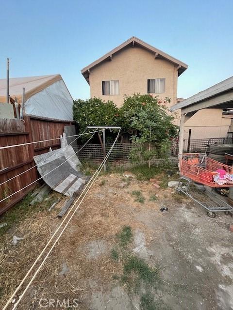 8014 Morton Ave, Los Angeles, CA 90001 - view of yard