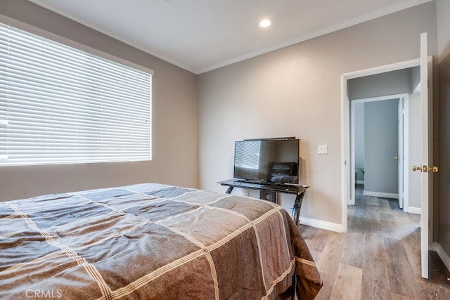 376 Gullotti Pl, Placentia, CA 92870 - bedroom with wood finished floors, crown molding, and recessed lighting