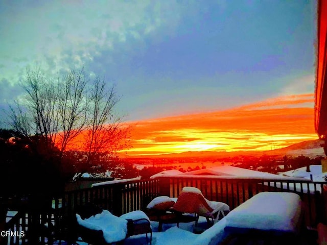 21613 Mountain Dr, Tehachapi, CA 93561 - patio terrace at dusk with a deck