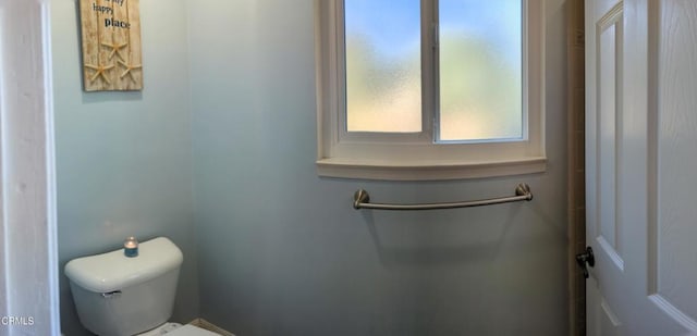 21613 Mountain Dr, Tehachapi, CA 93561 - bathroom with toilet