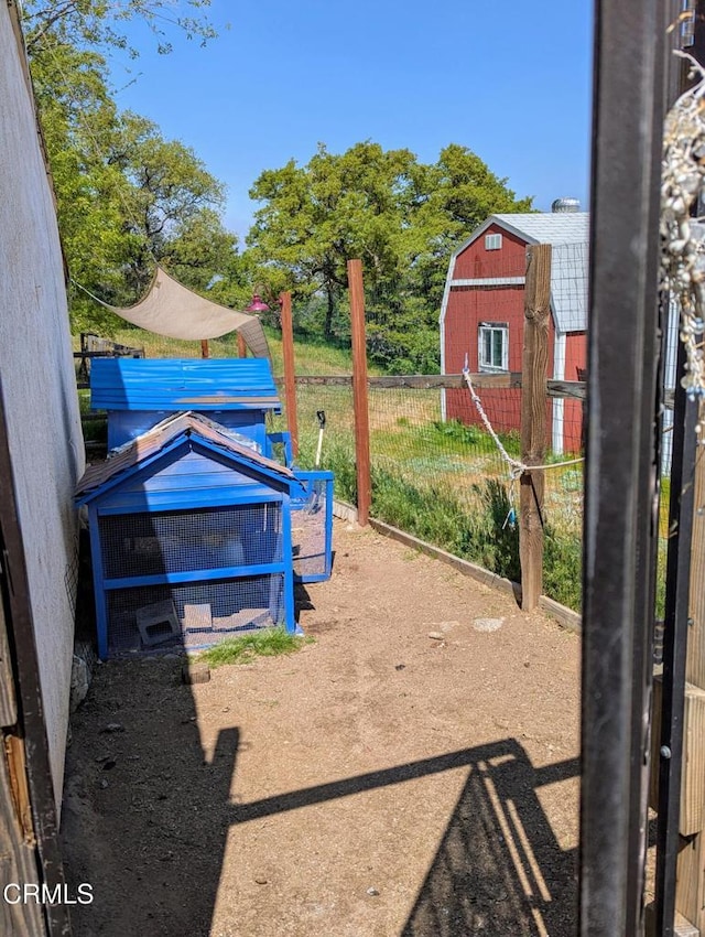 21613 Mountain Dr, Tehachapi, CA 93561 - view of yard with an outbuilding