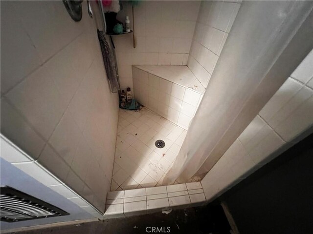 12449 6th St, Yucaipa, CA 92399 - full bath featuring a tile shower