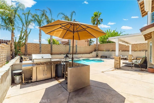 36536 Jenna Ln, Palmdale, CA 93550 - fenced backyard with a patio and grilling area