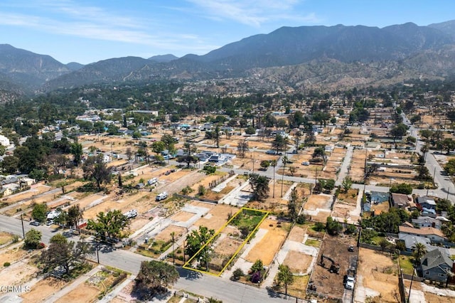 389 W Mendocino St, Altadena, CA 91001 - aerial overview of property's location with a mountainous background and property boundaries highlighted