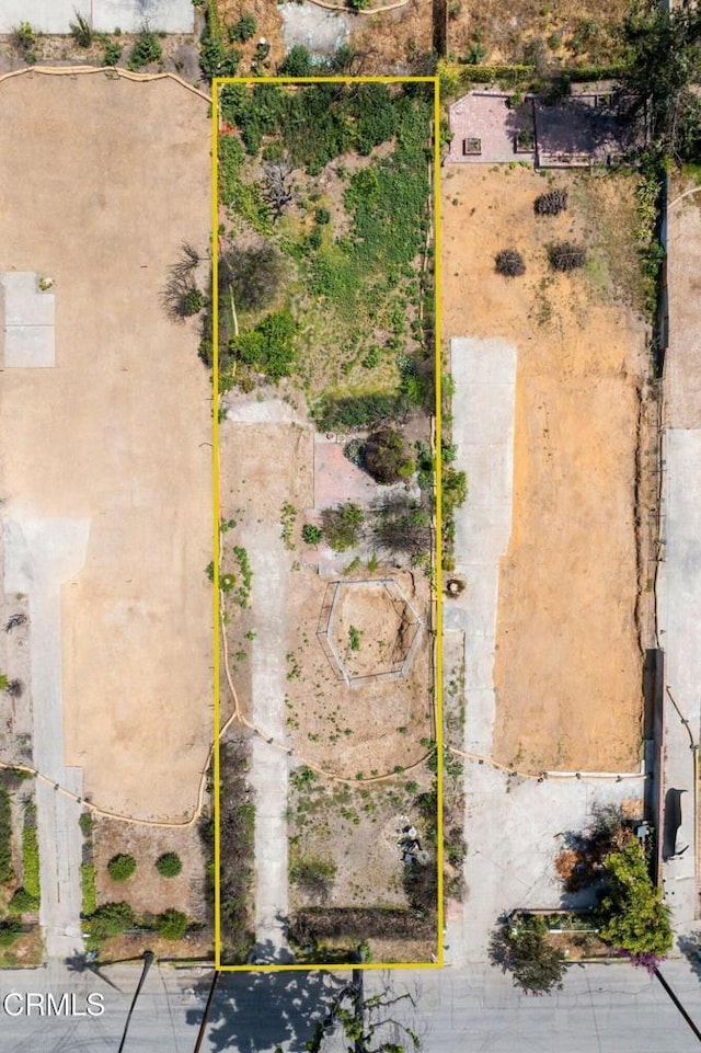 389 W Mendocino St, Altadena, CA 91001 - aerial view of property and surrounding area featuring property parcel outlined