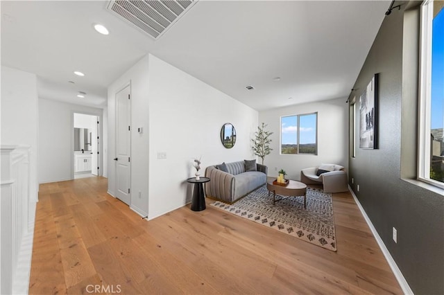 3173 Ivy Way, Rancho Mission Viejo, CA 92694 - living area with light wood-style floors and recessed lighting
