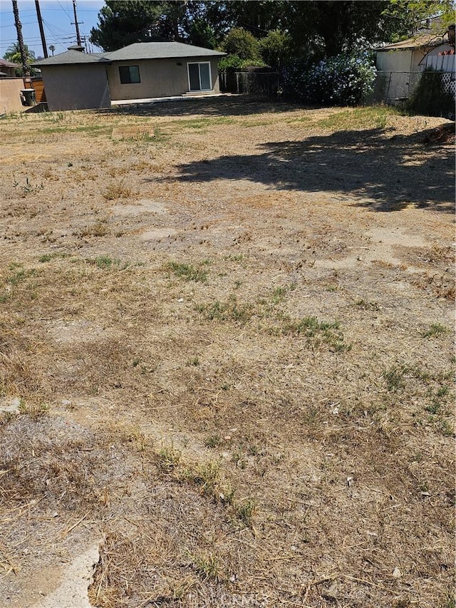 8463 California Ave, Riverside, CA 92504 - view of yard