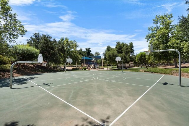 24058 Via Vis, Valencia, CA 91354 - view of sport court featuring community basketball court