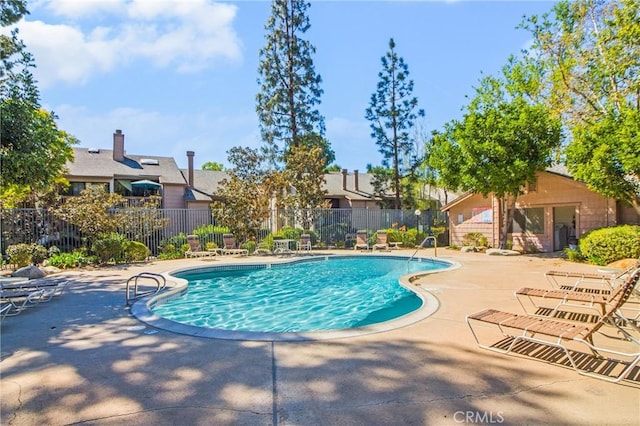 26701 Quail Crk Unit 31, Laguna Hills, CA 92656 - community pool with a patio area