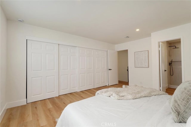 525 E Verdugo Ave Unit E, Burbank, CA 91501 - bedroom featuring light wood-style floors, ensuite bath, a closet, and recessed lighting