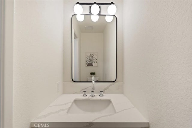 525 E Verdugo Ave Unit E, Burbank, CA 91501 - bathroom with a textured wall and vanity