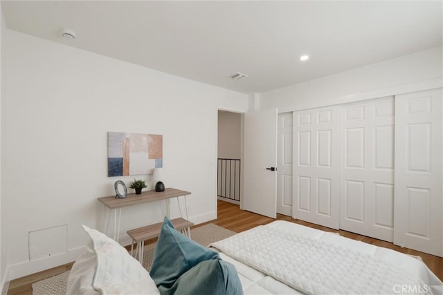 525 E Verdugo Ave Unit E, Burbank, CA 91501 - bedroom featuring a closet, wood finished floors, and recessed lighting