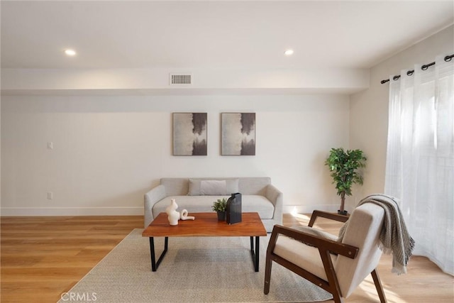 525 E Verdugo Ave Unit E, Burbank, CA 91501 - living room with light wood-type flooring and recessed lighting