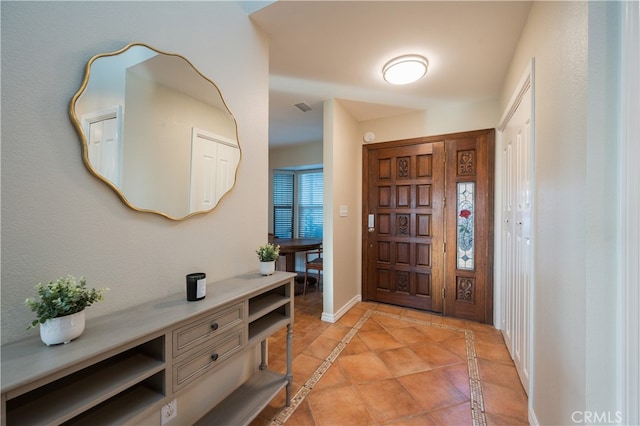 5175 White Tail Pl, Paso Robles, CA 93446 - entrance foyer featuring inlaid floor details and light tile patterned floors
