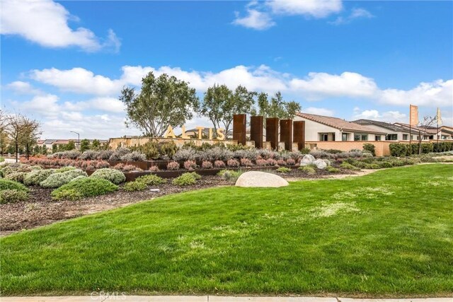 1563 Sunswept Way, Beaumont, CA 92223 - view of community featuring a yard