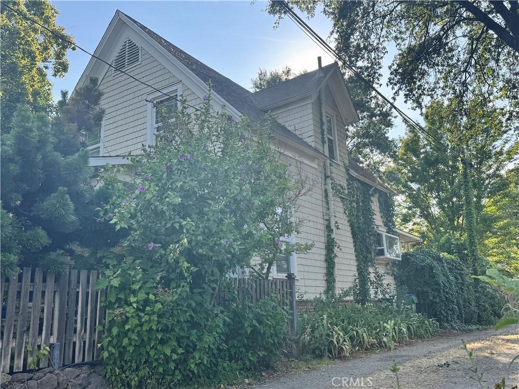 330 W 14th St, Chico, CA 95928 - view of side of home
