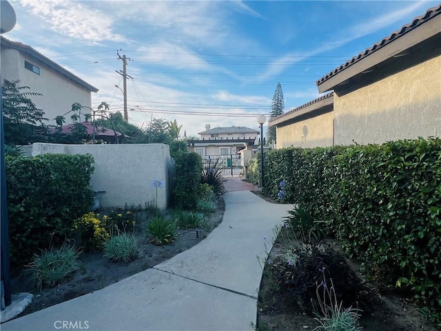 13500 Ramona Pkwy, Baldwin Park, CA 91706 - view of yard featuring a gate