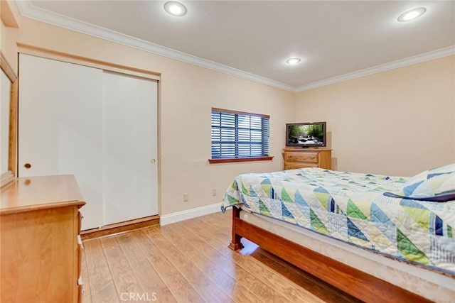 1013 Idaho Ct, Claremont, CA 91711 - bedroom with light wood-style floors, ornamental molding, and recessed lighting