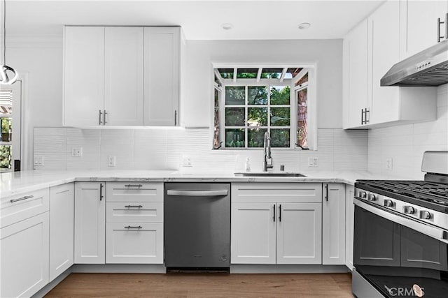 2610 Via Pacheco, Palos Verdes Estates, CA 90274 - kitchen featuring stainless steel appliances, range hood, healthy amount of natural light, white cabinets, and recessed lighting