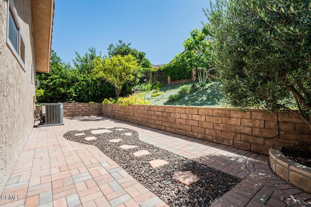 1148 Belleza St, Camarillo, CA 93012 - photo 32
