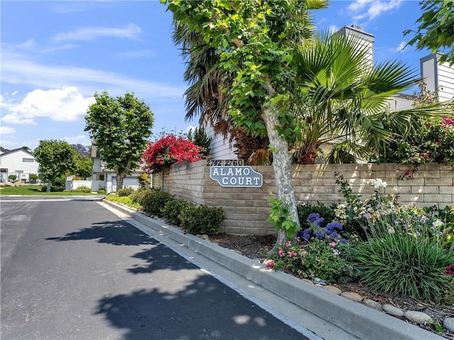 2756 Lemon Dr, Simi Valley, CA 93063 - view of community sign