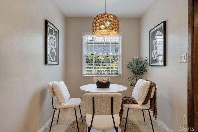 406 University Ave, Burbank, CA 91504 - dining room with baseboards