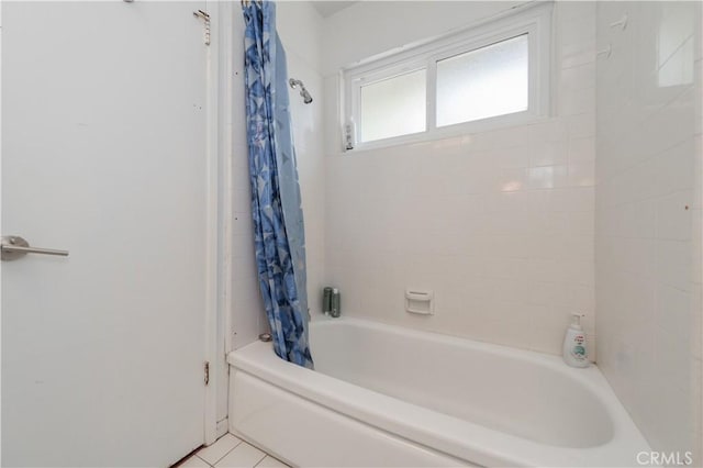 1068 Richmond Dr, Claremont, CA 91711 - full bath featuring shower / tub combo with curtain