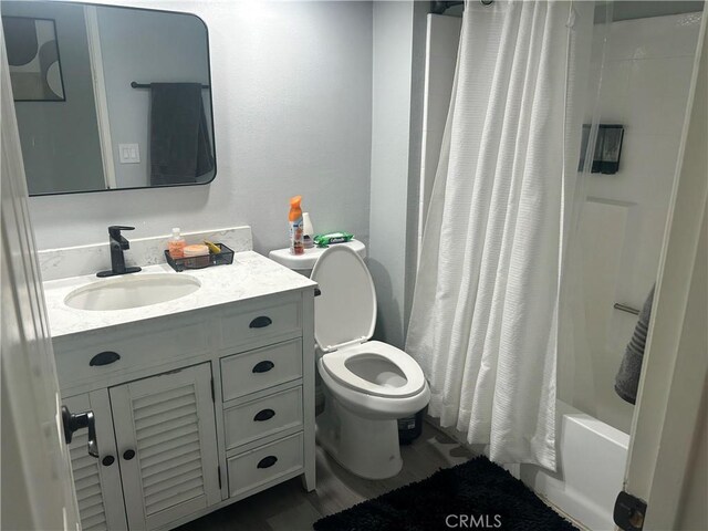 2258 El Rio St, Lancaster, CA 93535 - bathroom featuring vanity and shower / bath combination with curtain