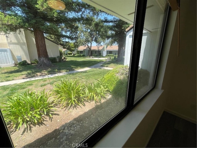 1935 W Santa Ana Ave, Fresno, CA 93705 - view of yard