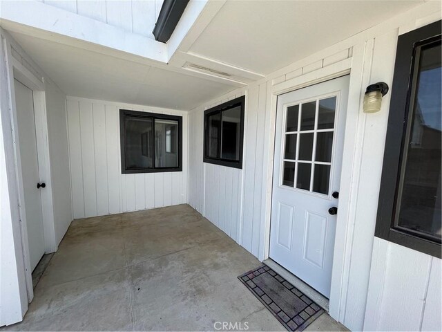 1935 W Santa Ana Ave, Fresno, CA 93705 - doorway to property with a patio