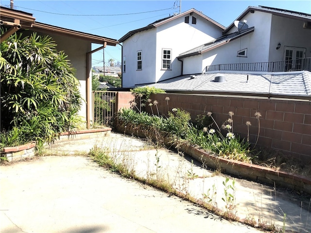 662 Kempton Ave, Monterey Park, CA 91755 - view of patio / terrace