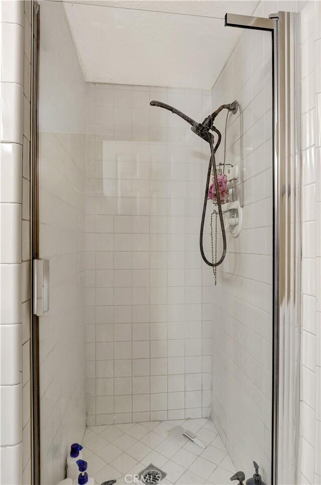 12161 Napoli Dr, Cerritos, CA 90703 - full bathroom featuring a stall shower