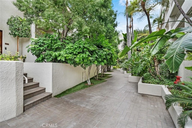 1131 Alta Loma Rd Unit 207, West Hollywood, CA 90069 - view of property's community